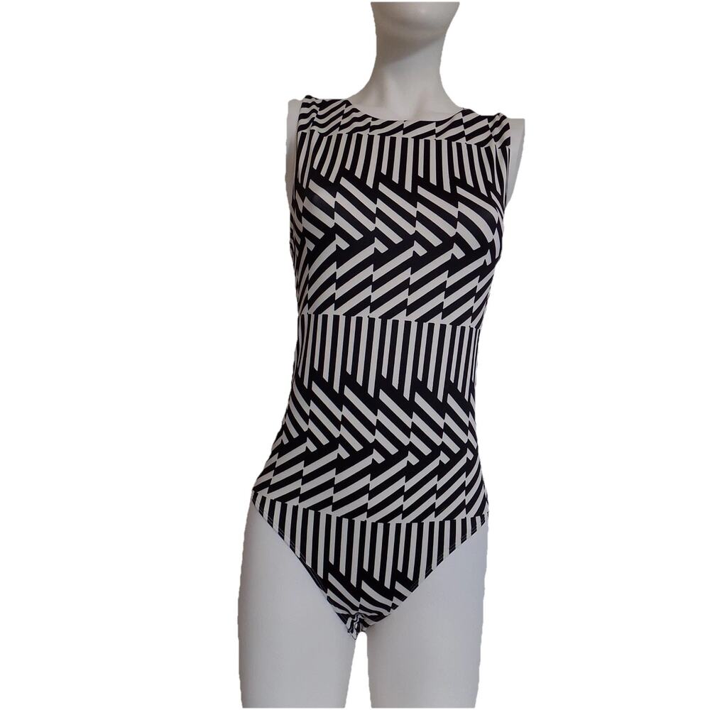 Express Body Contour bodysuit geometric sleeveless size Medium